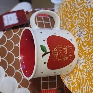🍎TEACHER COFFEE TEACH GRADE REPEAT MUG🍎